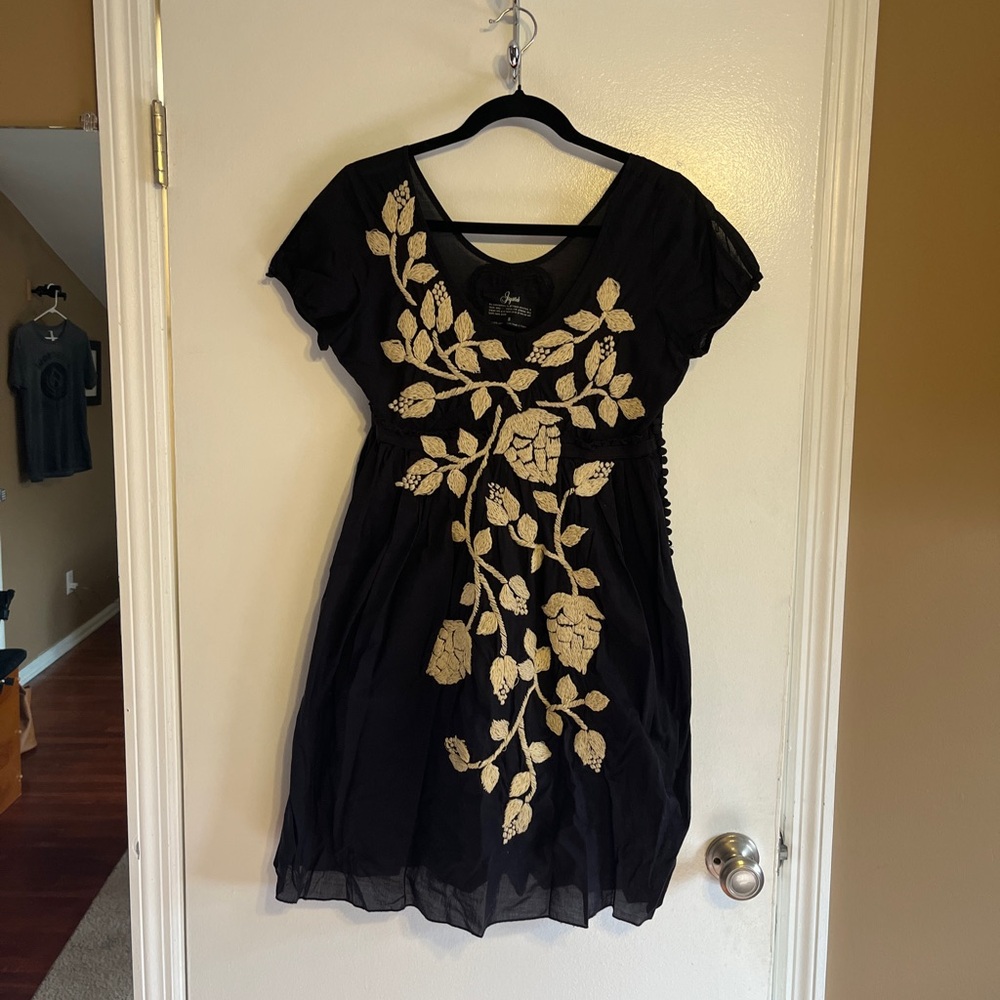Black Joystick by Johnny Was black and beige embroidered dress Buttons zip side